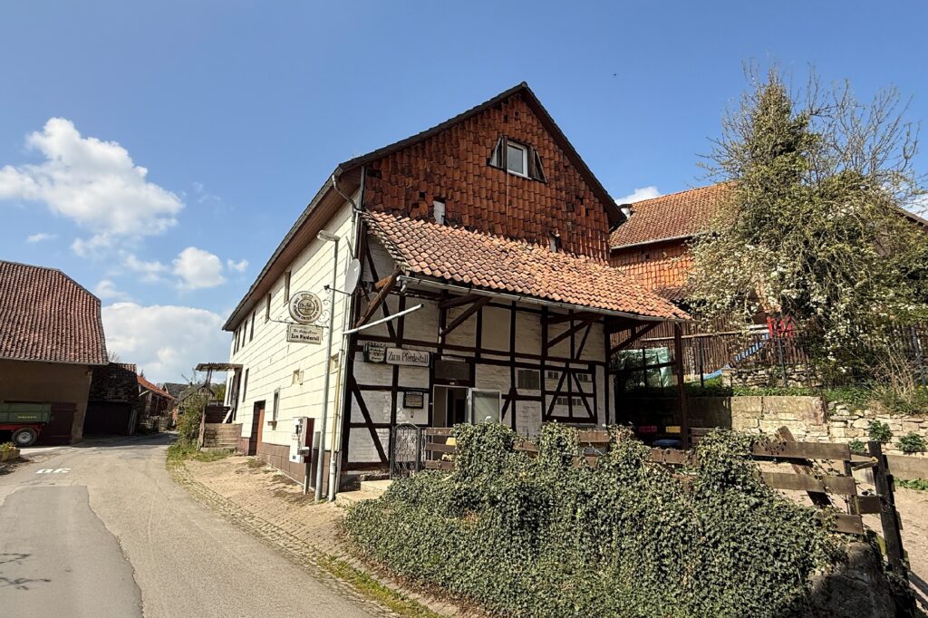 Straßenansicht Gaststätte