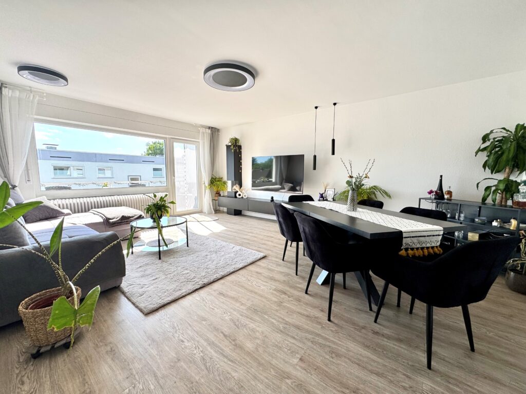 Wohnzimmer Zugang zum Balkon