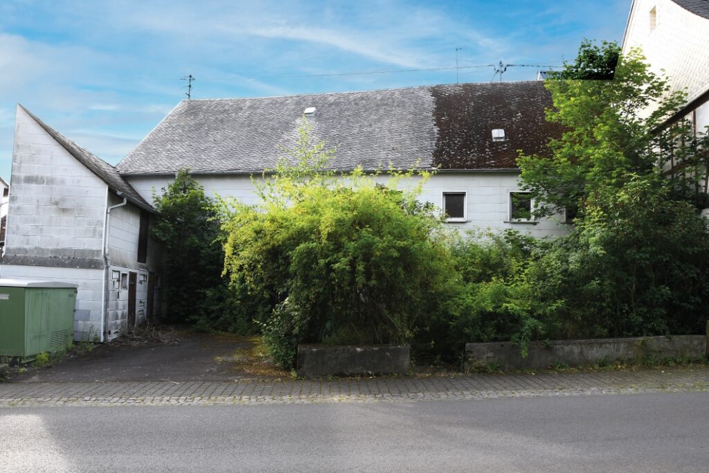 Straßenansicht frontal