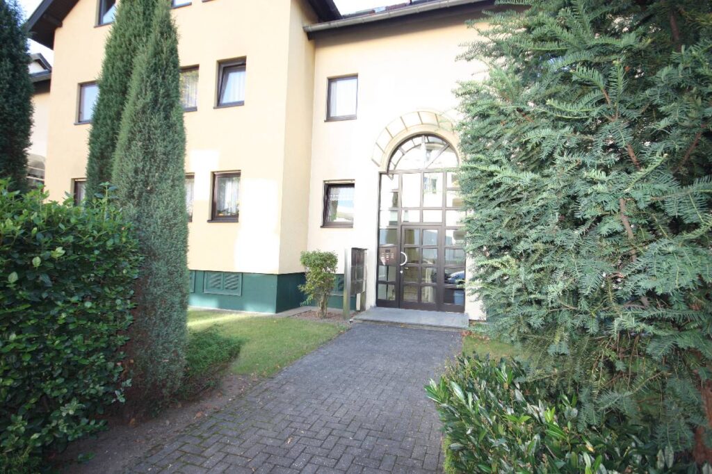 gepflegder Eingangsbereich