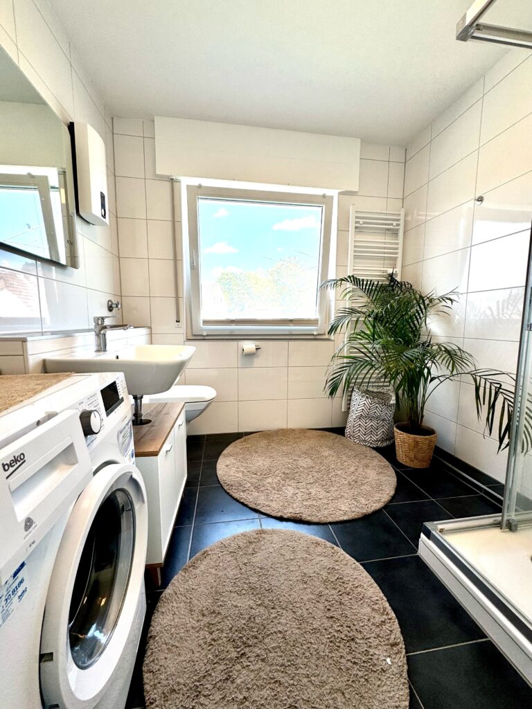 Badezimmer / Dusche / Waschmaschine