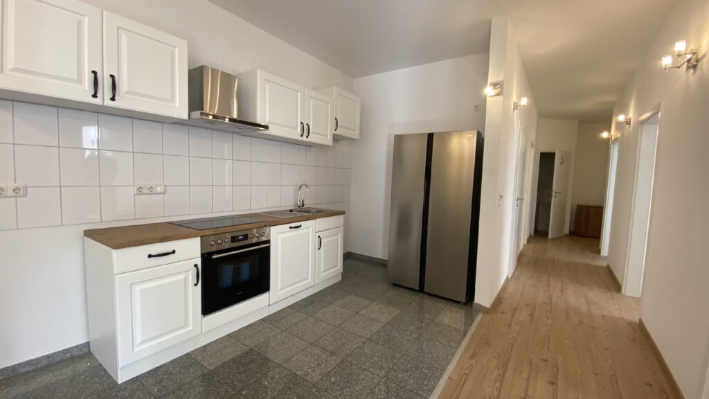 Küche mit Einbauküche