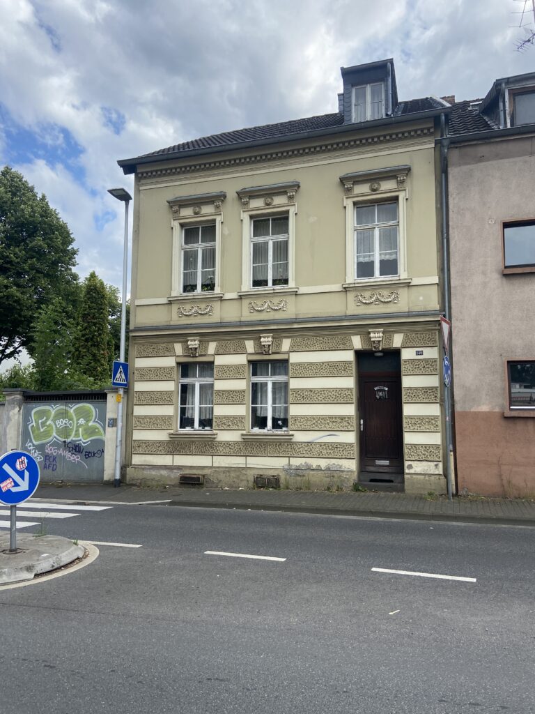 Straßenansicht rechts