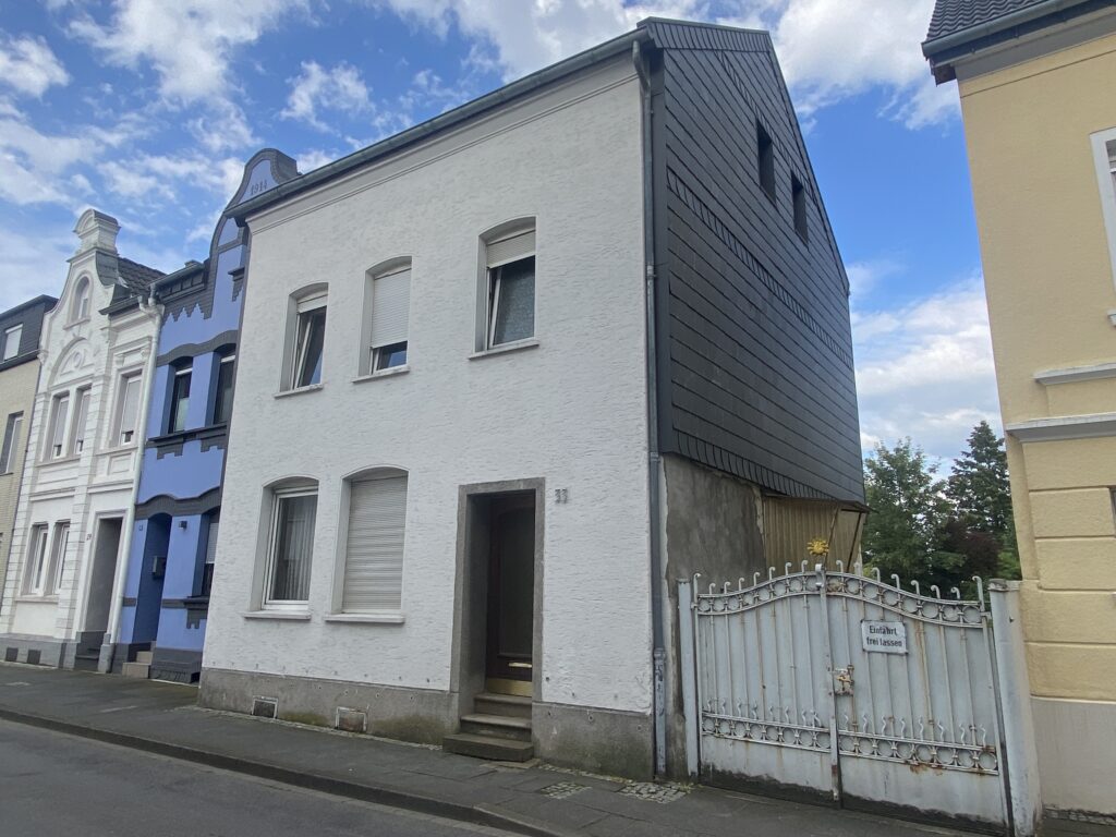 Straßenansicht rechts