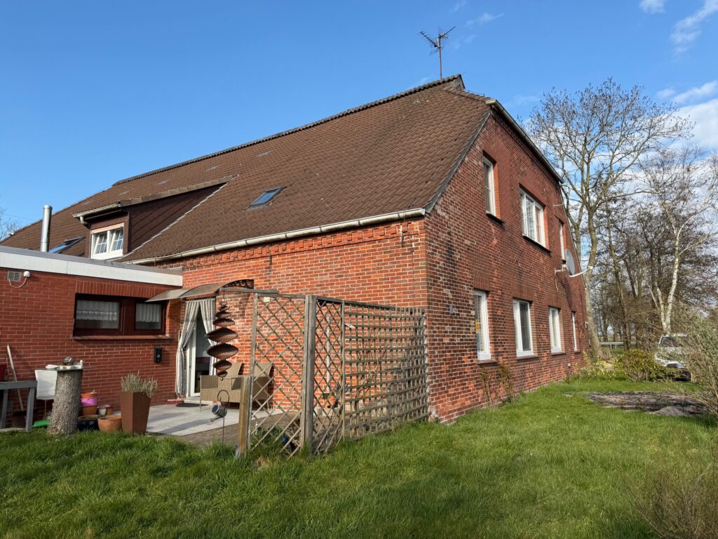 Wohnhaus mit Terrasse