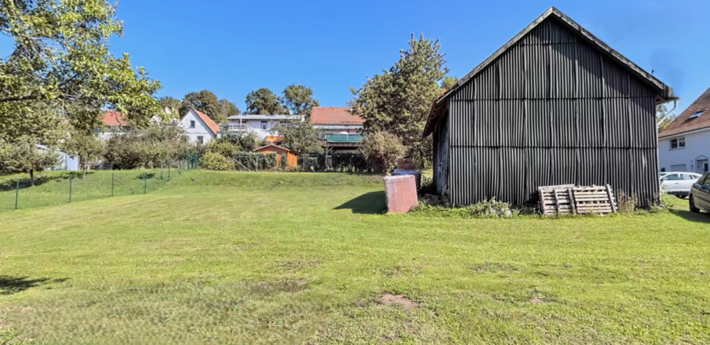 Die Ansicht mit Halle