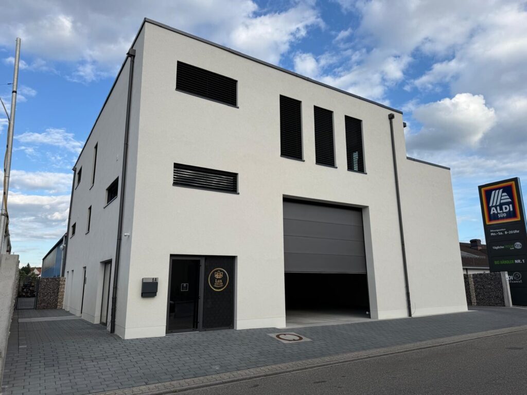 Gut sichtbarer Eingangsbereich