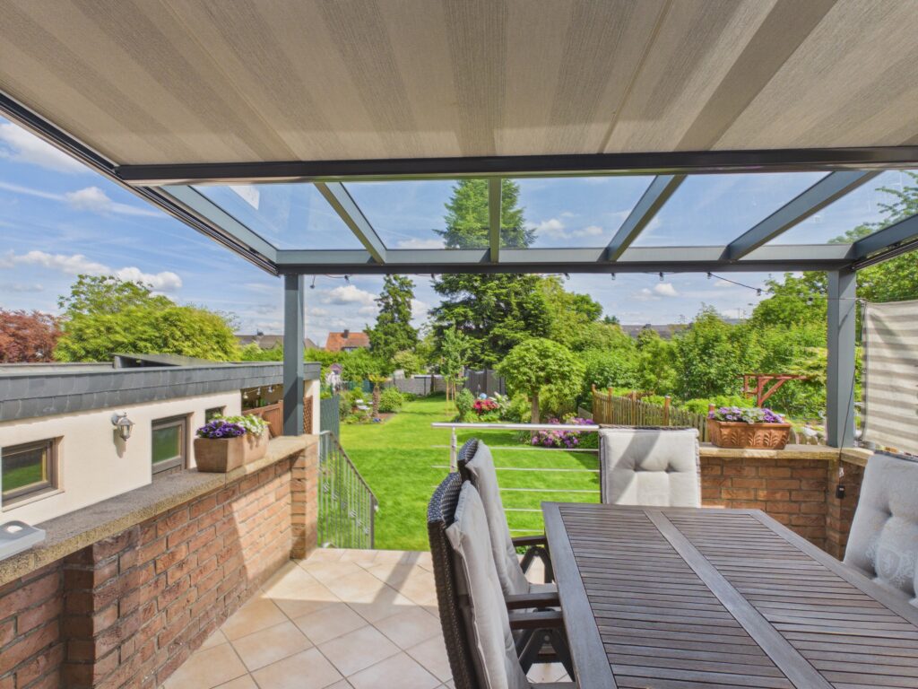 überdachte Terrasse