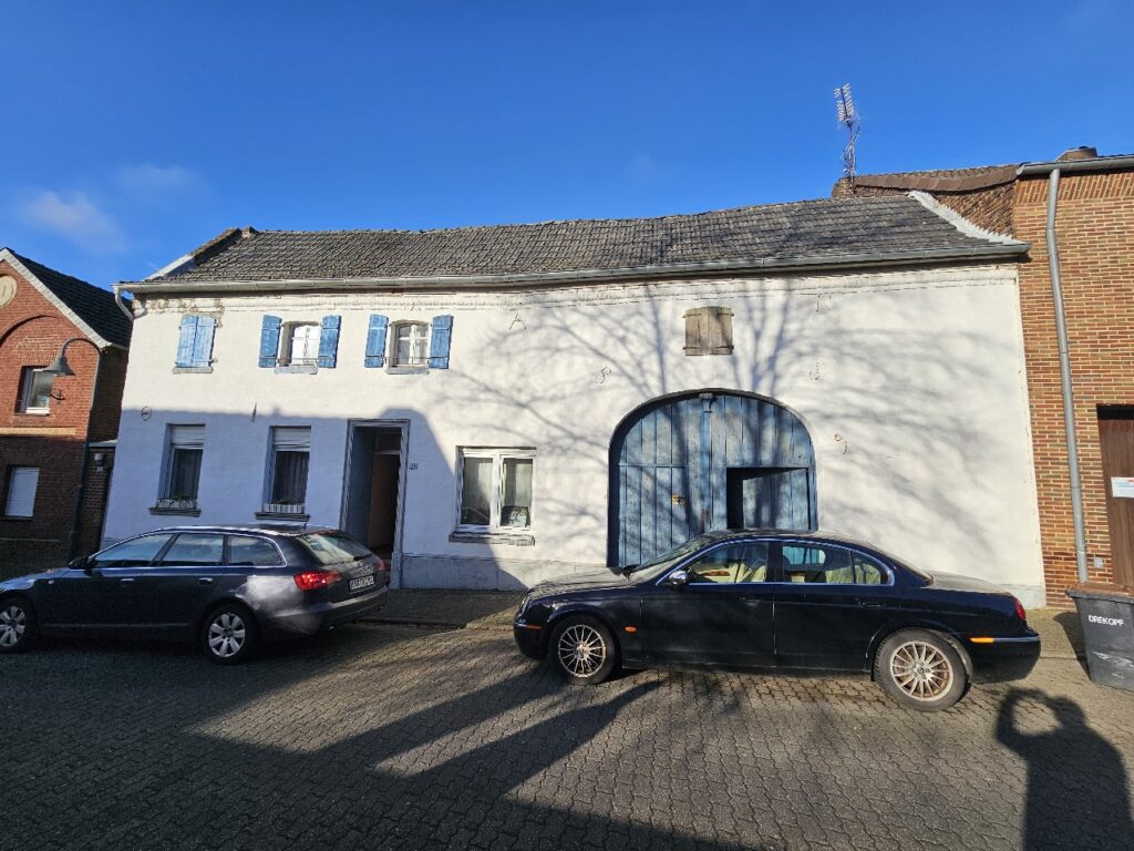 Straßenansicht