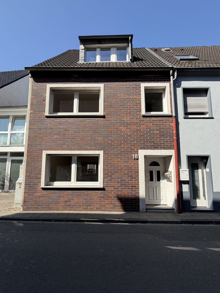 Straßenansicht