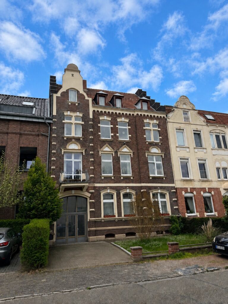 Straßenansicht 