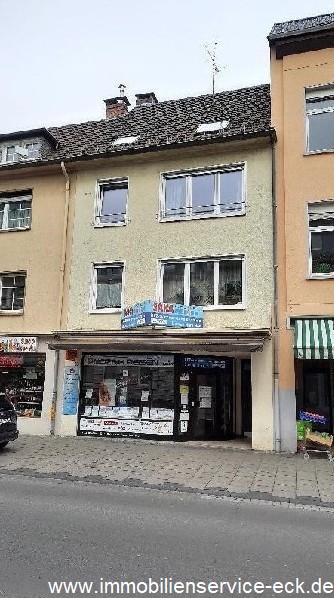 Straßenansicht ...