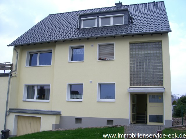 Straßenansicht ...